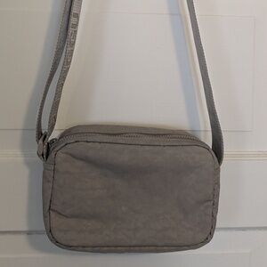 Baggu Camera Crossbody in Dove